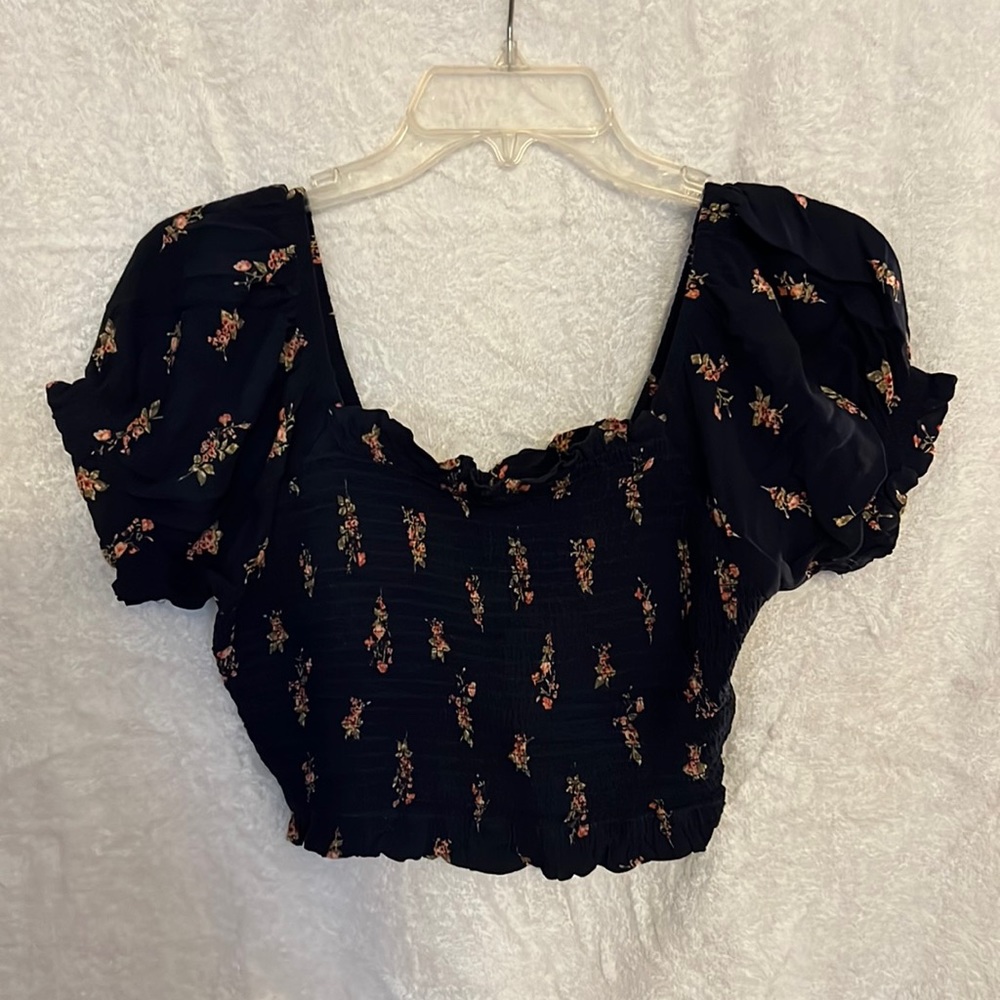 Xhilaration flower crop top! size small.